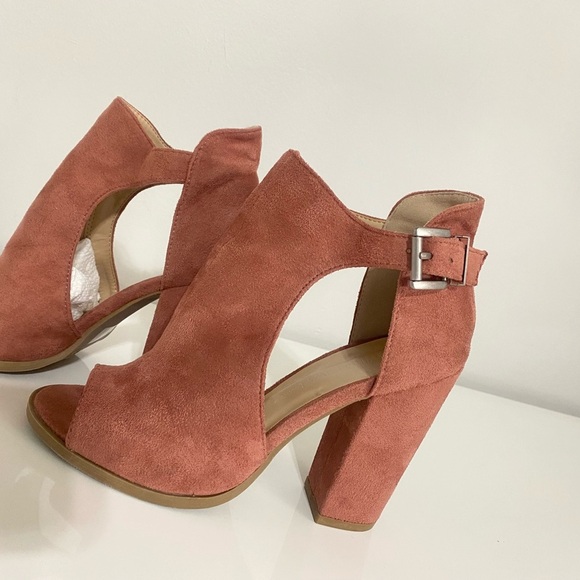 Wild Diva Lounge Elegant Peep-Toe Block Heel Sandals - Mauve - Picture 3 of 8